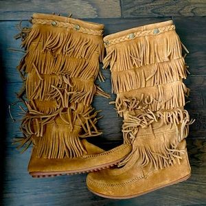Minnetonka 5 layer fringe Moccasins